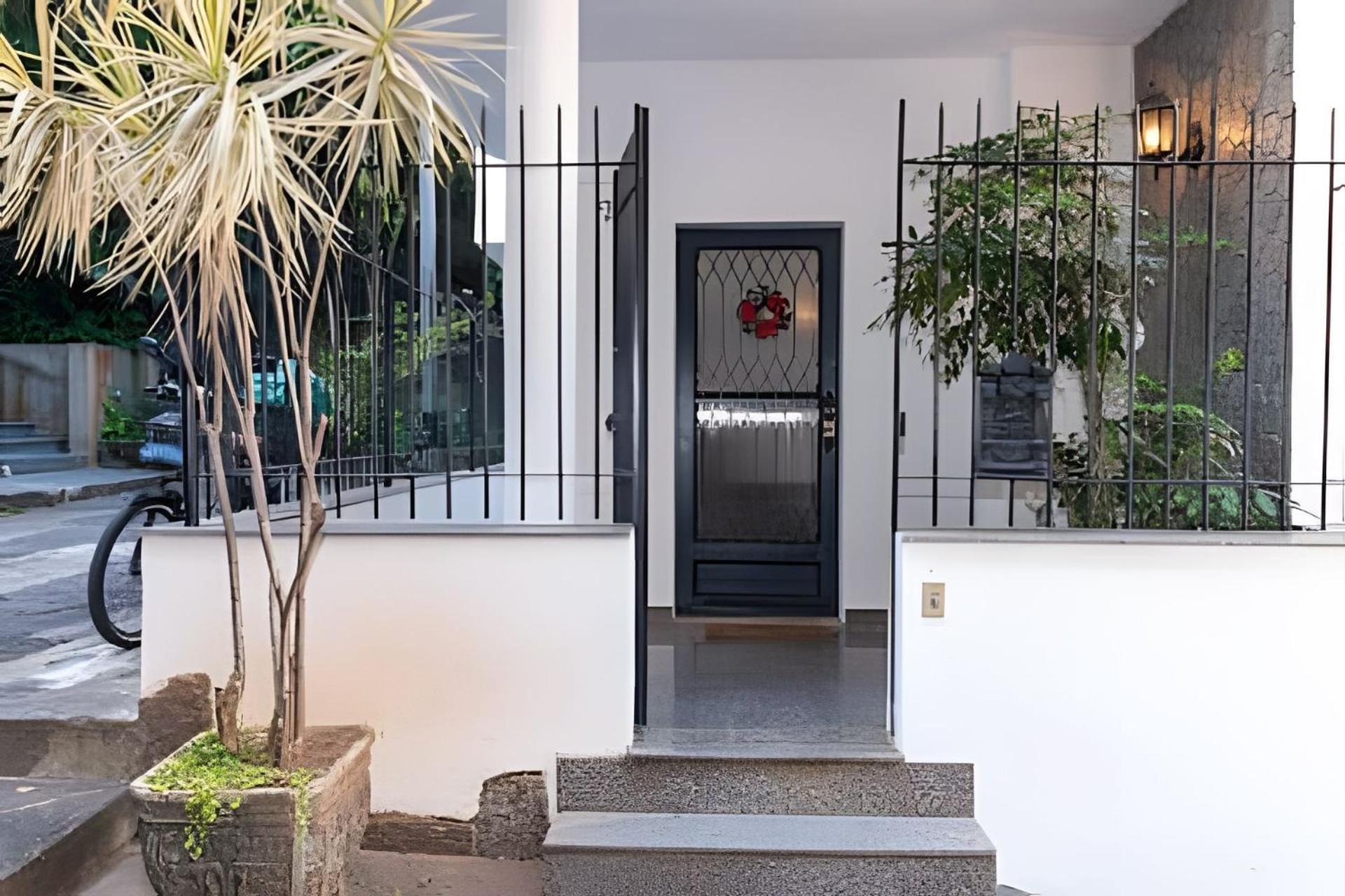 Casa Em Copacabana - 2 E Garagem