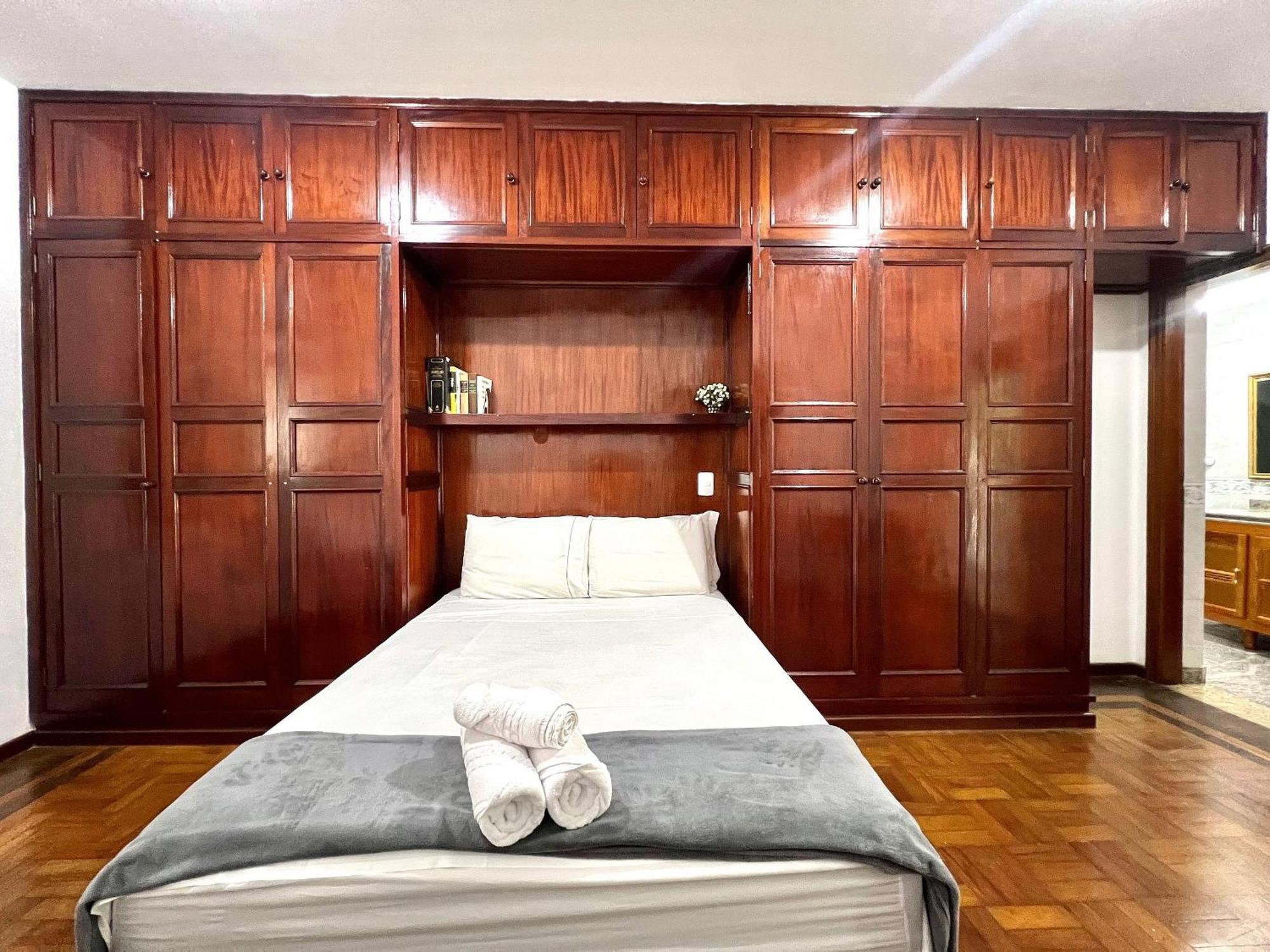 Casa Em Copacabana - 2 E Garagem