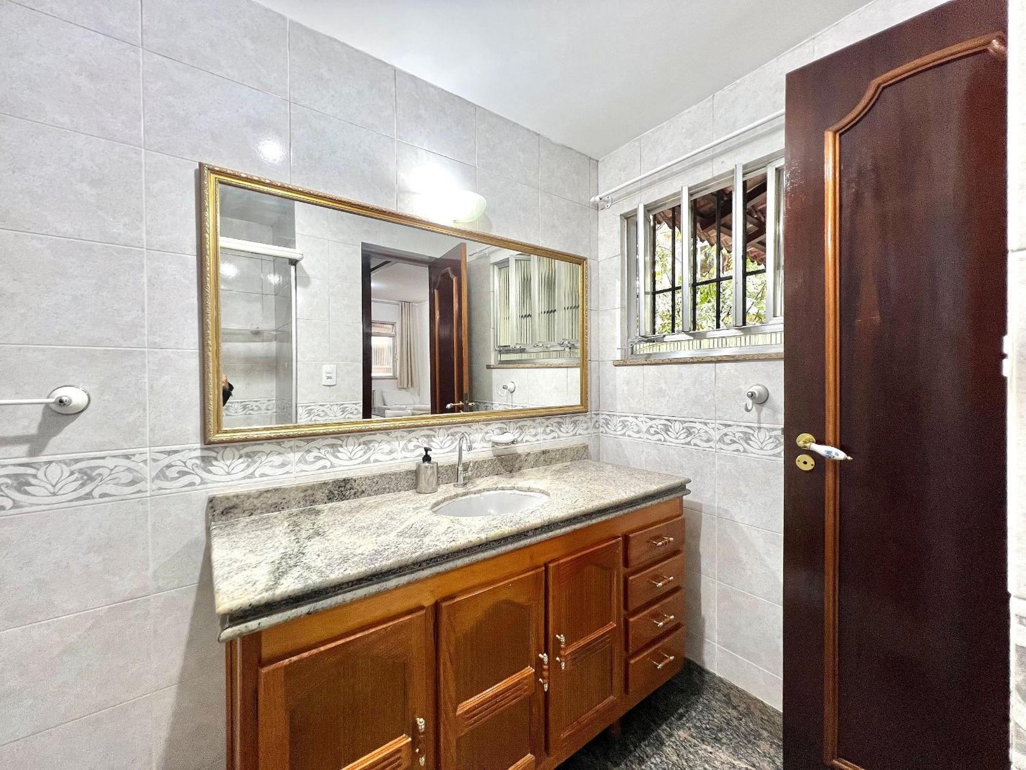 Casa Em Copacabana - 2 E Garagem
